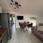 Denis شقة