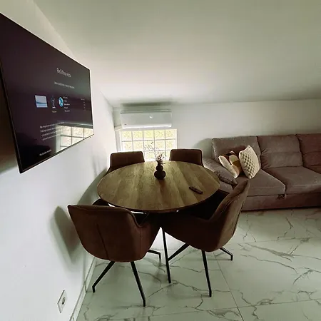 Апартаменты Denis Вир