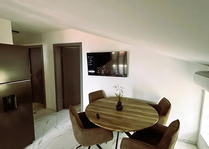 Denis Apartman Vir
