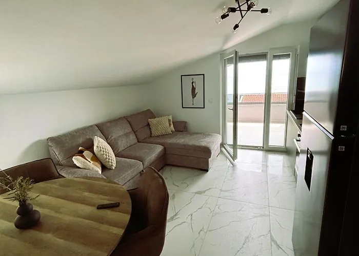 Denis Apartman
