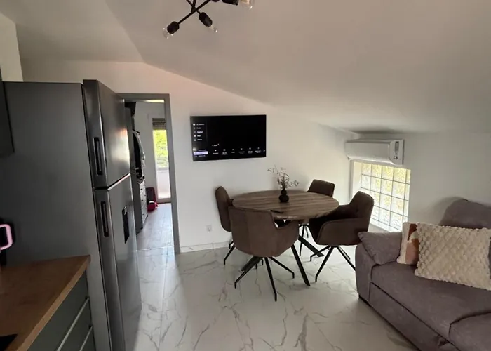 Denis Apartman